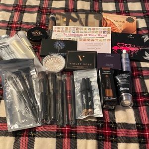 Makeup bundle set-Never used